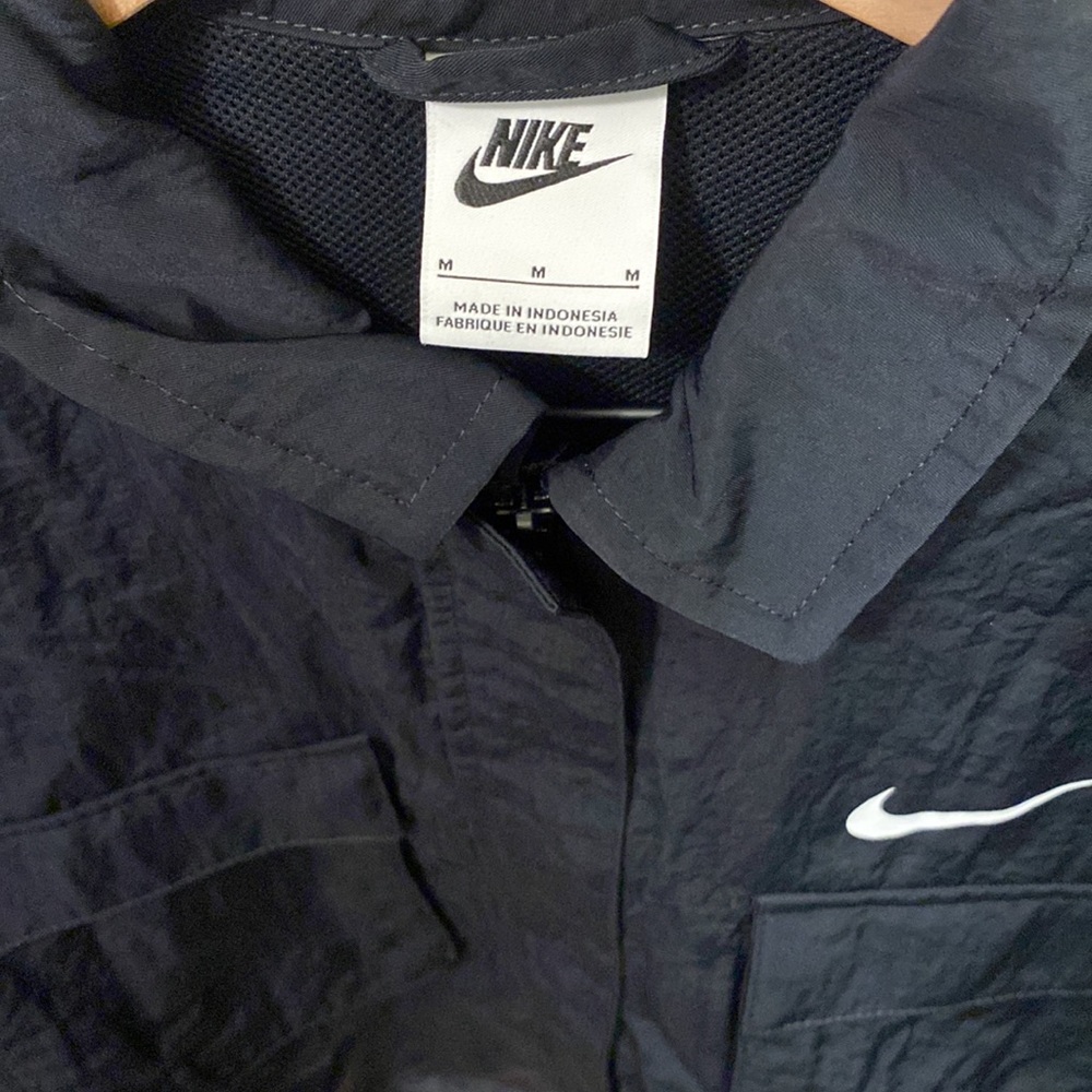 Nike Cropped Jacket - Picture 2 of 4